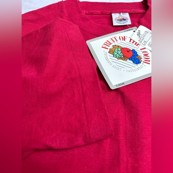 Vintage Fruit of the Loom Blank Tee - Picture 2 of 3